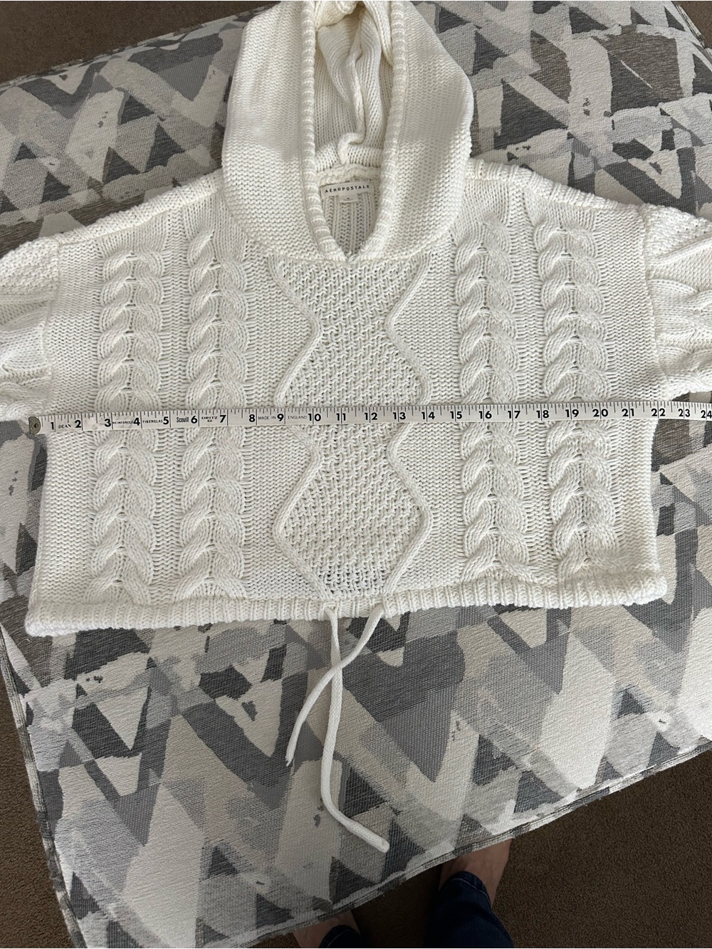 Aeropostale Cream Cable Knit Cropped Sweater Size Medium - Picture 4 of 7